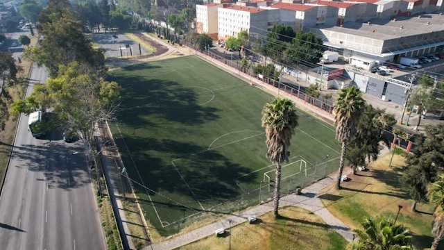 Installation de Terrain de Foot Synthétique et Construction d'Installations Sportives